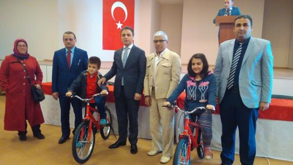 Türkiye Sağlıklı Beslenme Hareketli Hayat Programı Kapsamında Okulumuz Öğrencilerine Bisiklet Dağıtımı