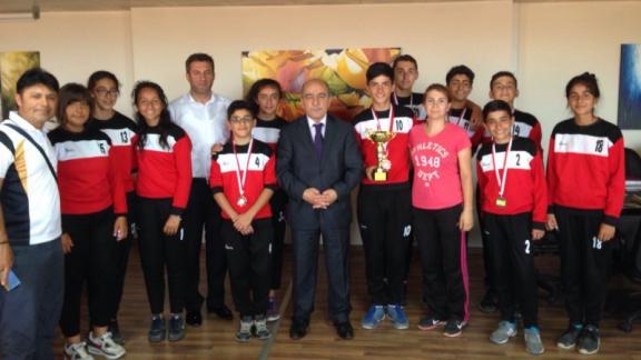 İlçemiz Mustafa Necati Ortaokulu Atletizm Takımından Türkiye Finallerinde Büyük Başarı