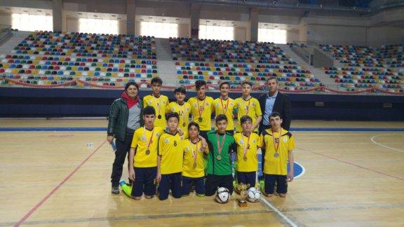 İlçemiz Mustafa Necati Ortaokulu Futsal Takımından Kocaeli Finallerinde Büyük Başarı